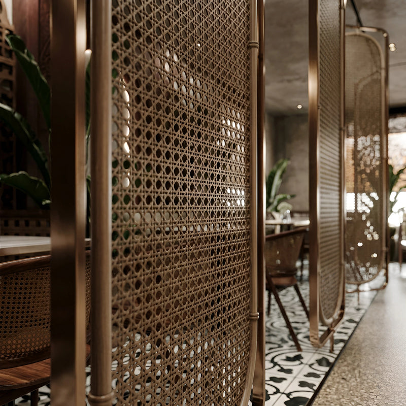 Open-dining divider